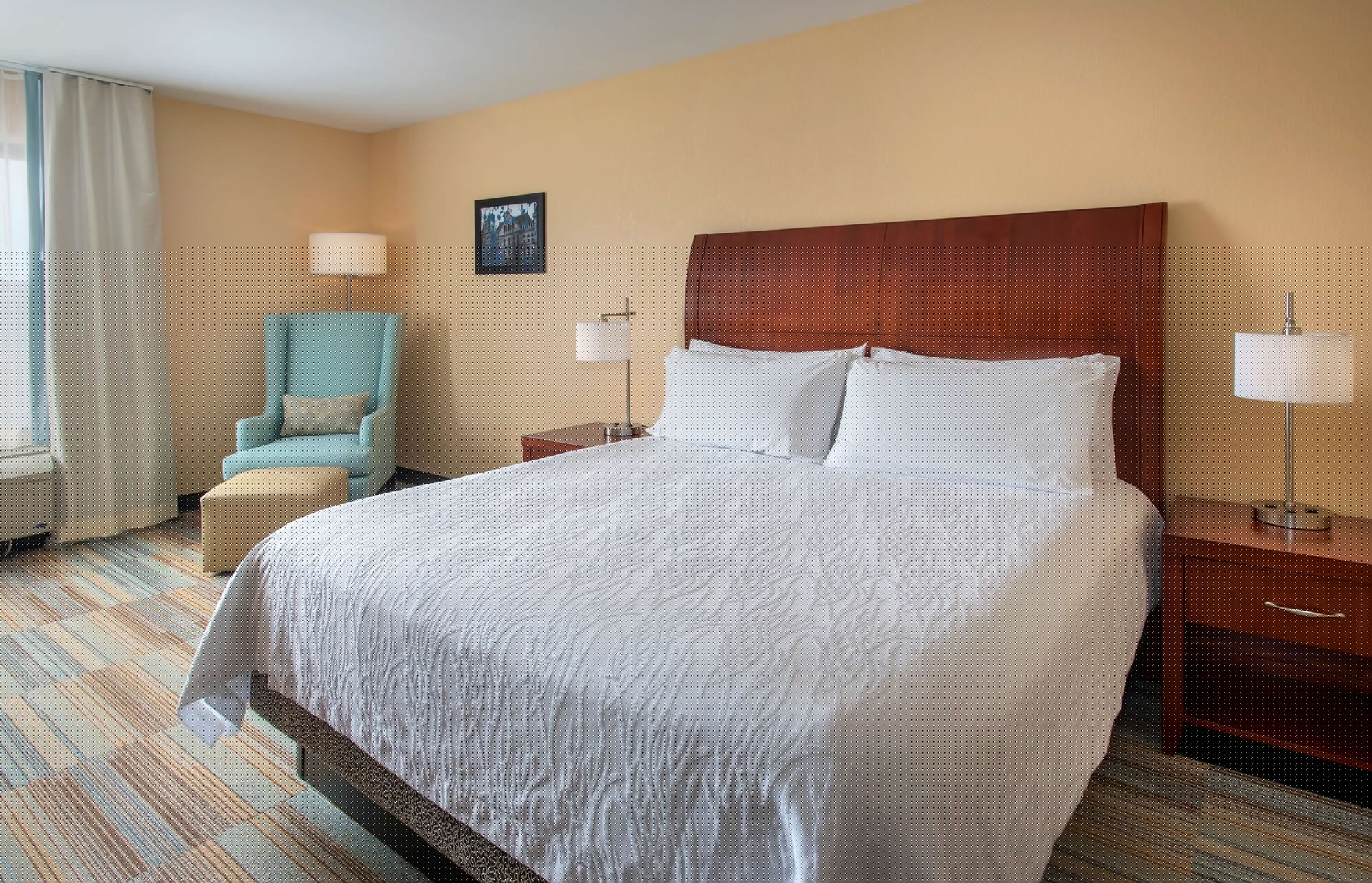 ROOM, KING BED, ACCESSIBLE