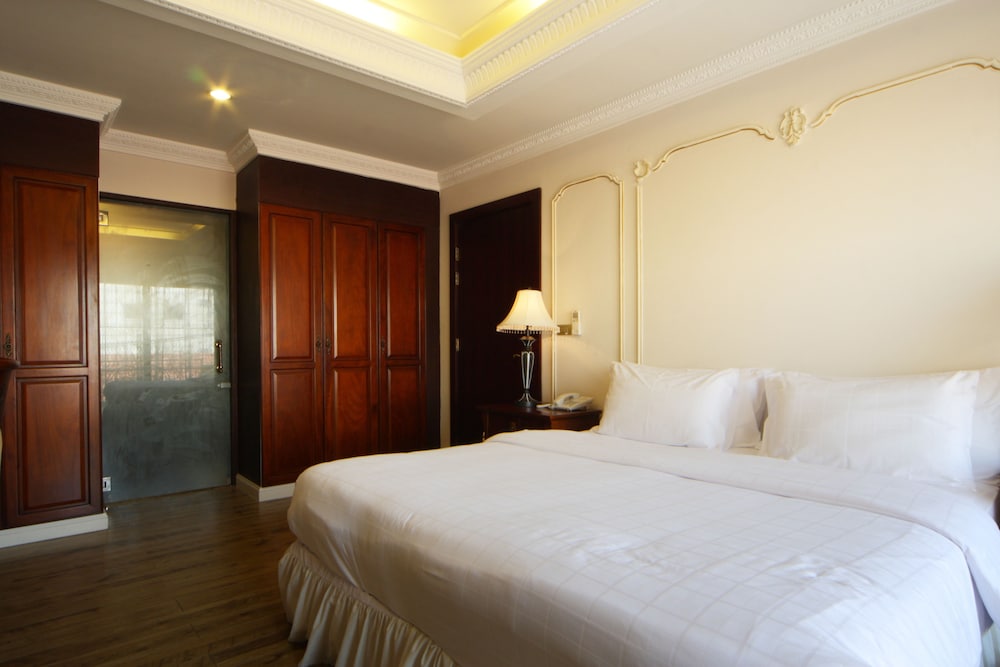 TWO BEDROOM SUITE