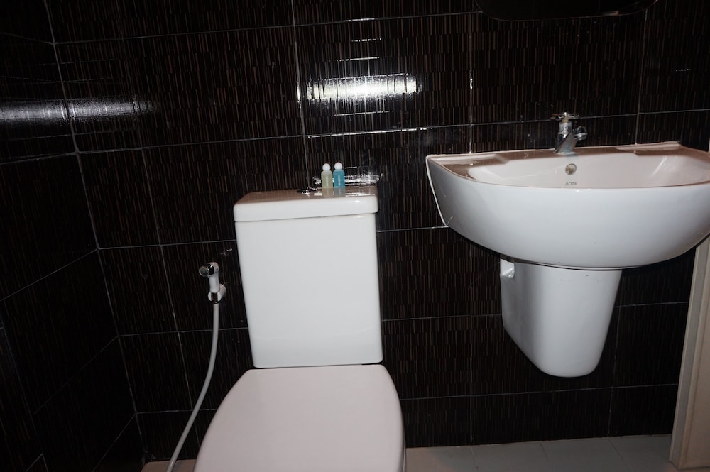 R2 Apartment Service 50/50