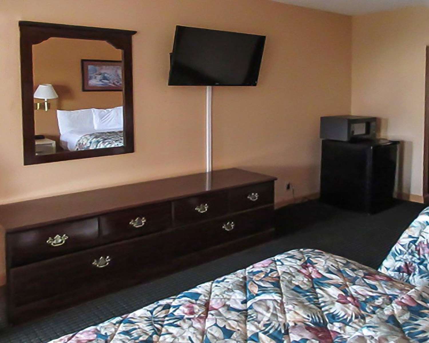 Americas Best Value Inn Brownsville West Tennessee — 3