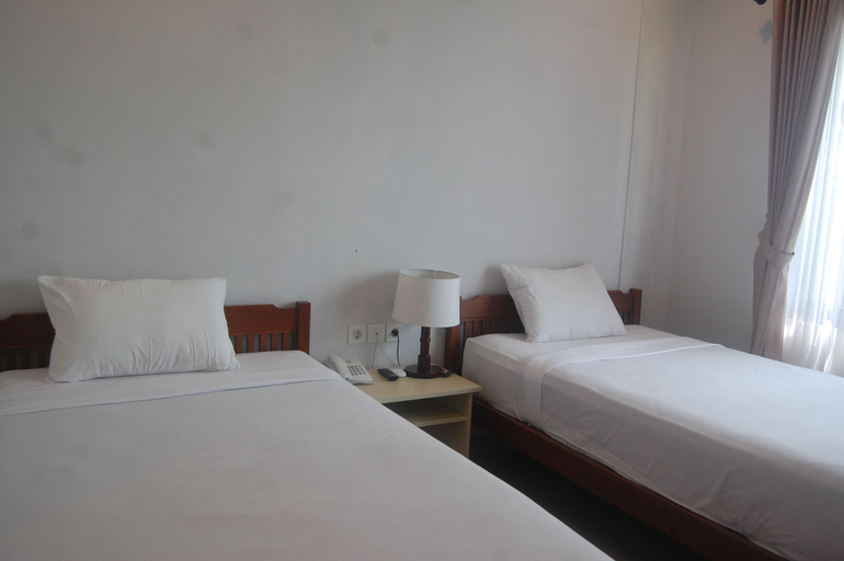Dhyanapura City Hotel 4/11