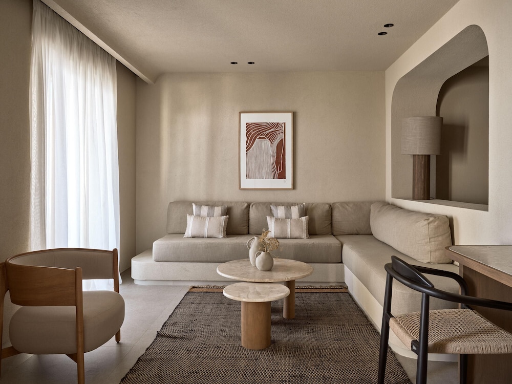 Omeon Mykonos 48/62