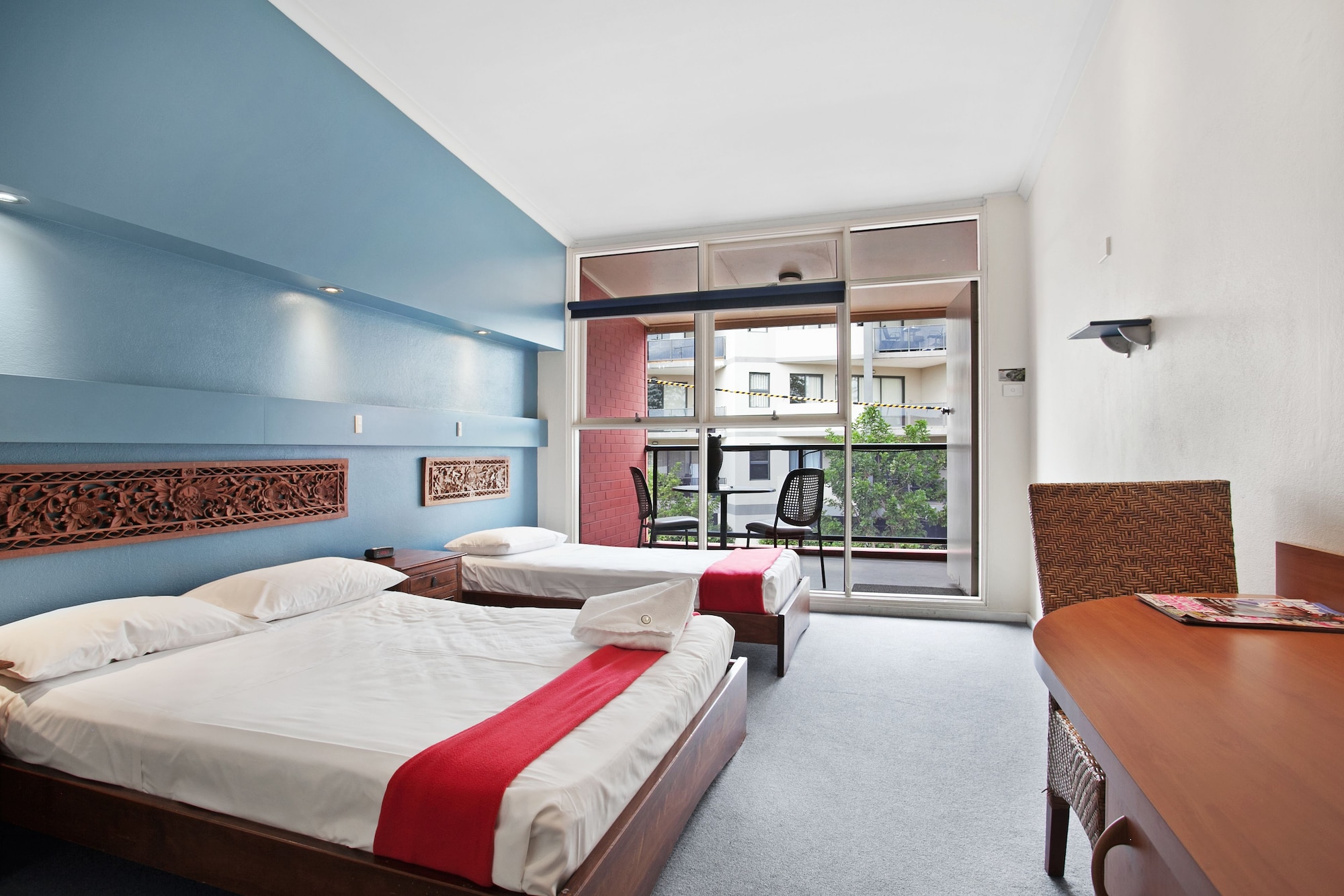 STANDARD, 1 DOUBLE AND 1 SINGLE BED, BALCONY