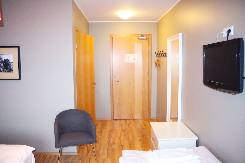 Fosshotel Hellnar 40/64