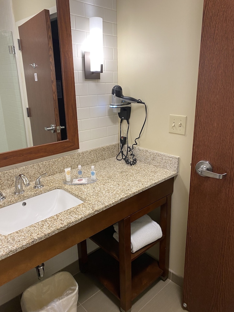 Comfort Inn & Suites Cheyenne, WY 38/41