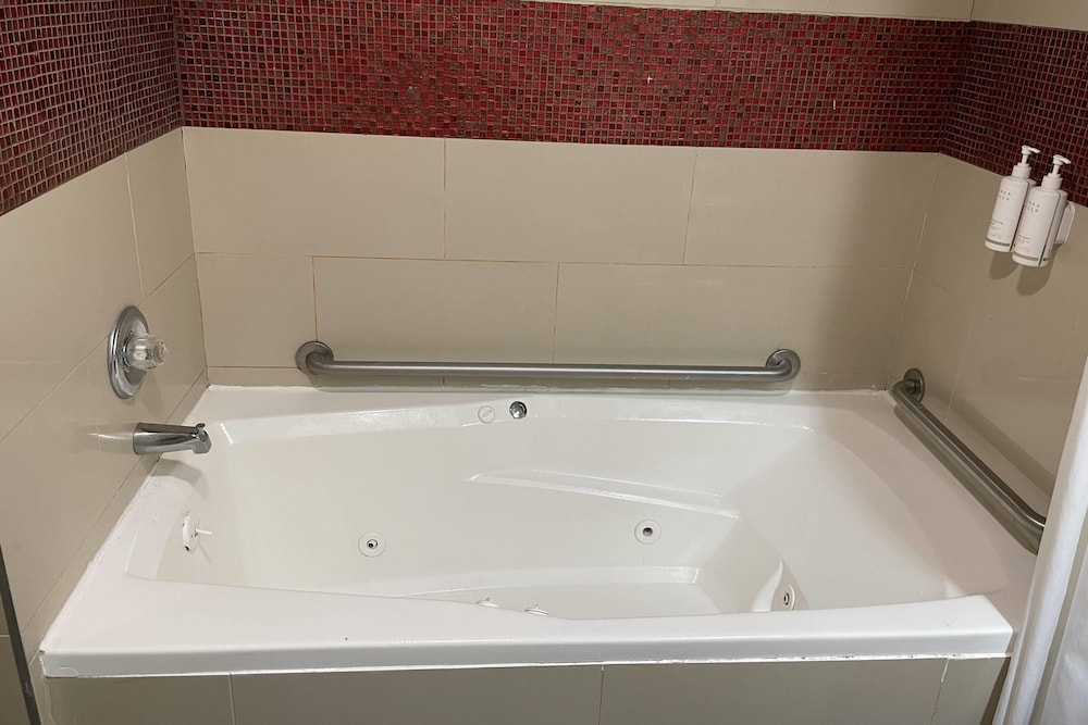 Days Inn by Wyndham Jersey City / NYC Area 39/41