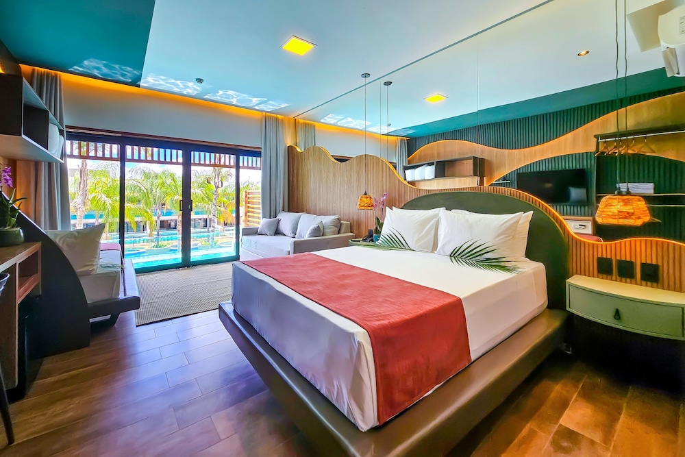 Diamond, Queen Bed, Sofa, Private Pool