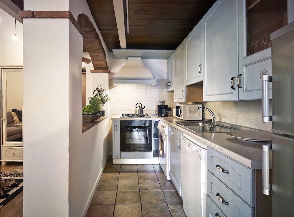 A Few Steps to The Duomo Amazing 4BD Apt 20/20