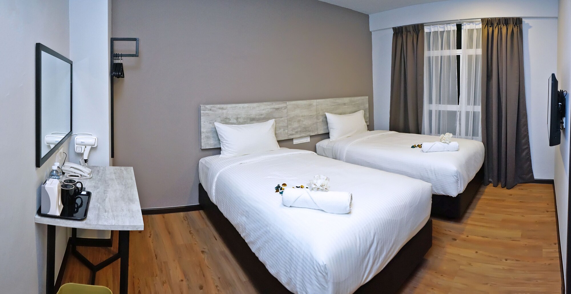 SUPERIOR, TWIN BEDS