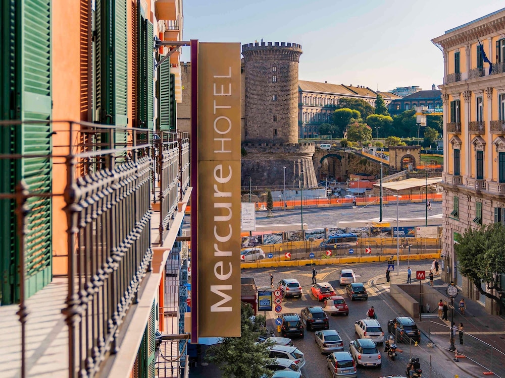 Mercure Napoli Centro Angioino 42/47