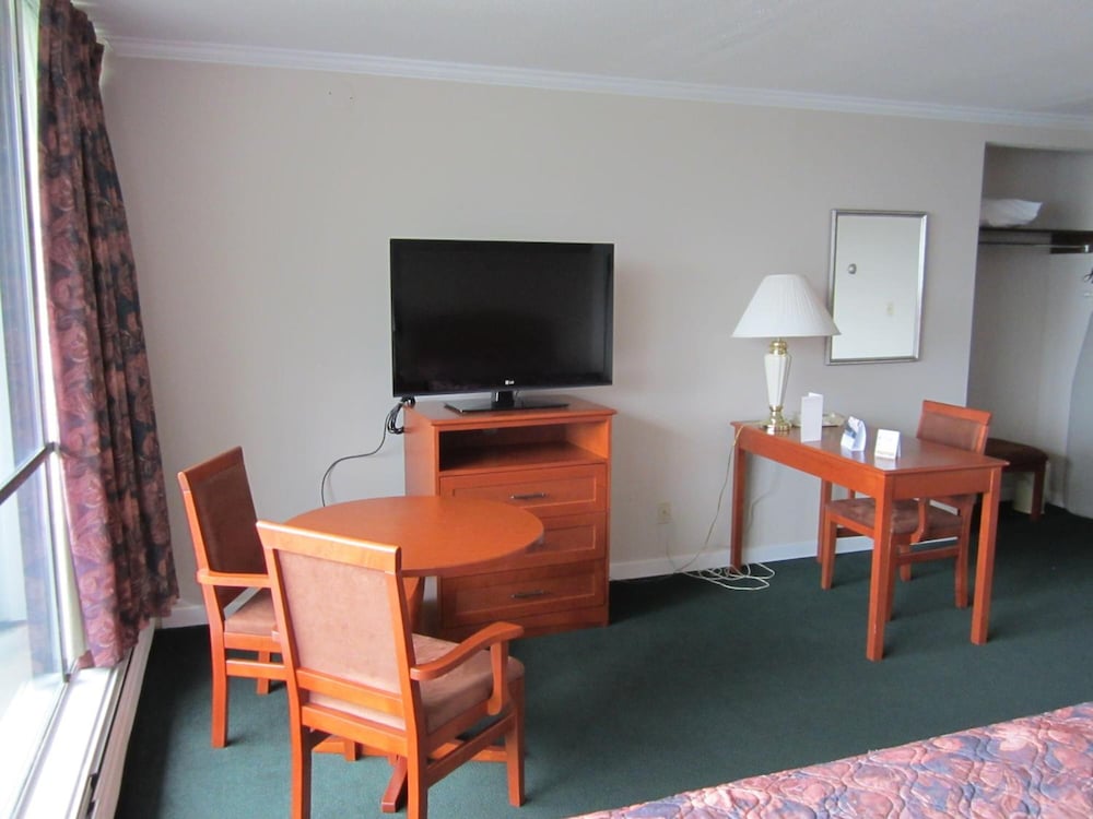 Highliner Plaza Hotel Conference Centre 46/56