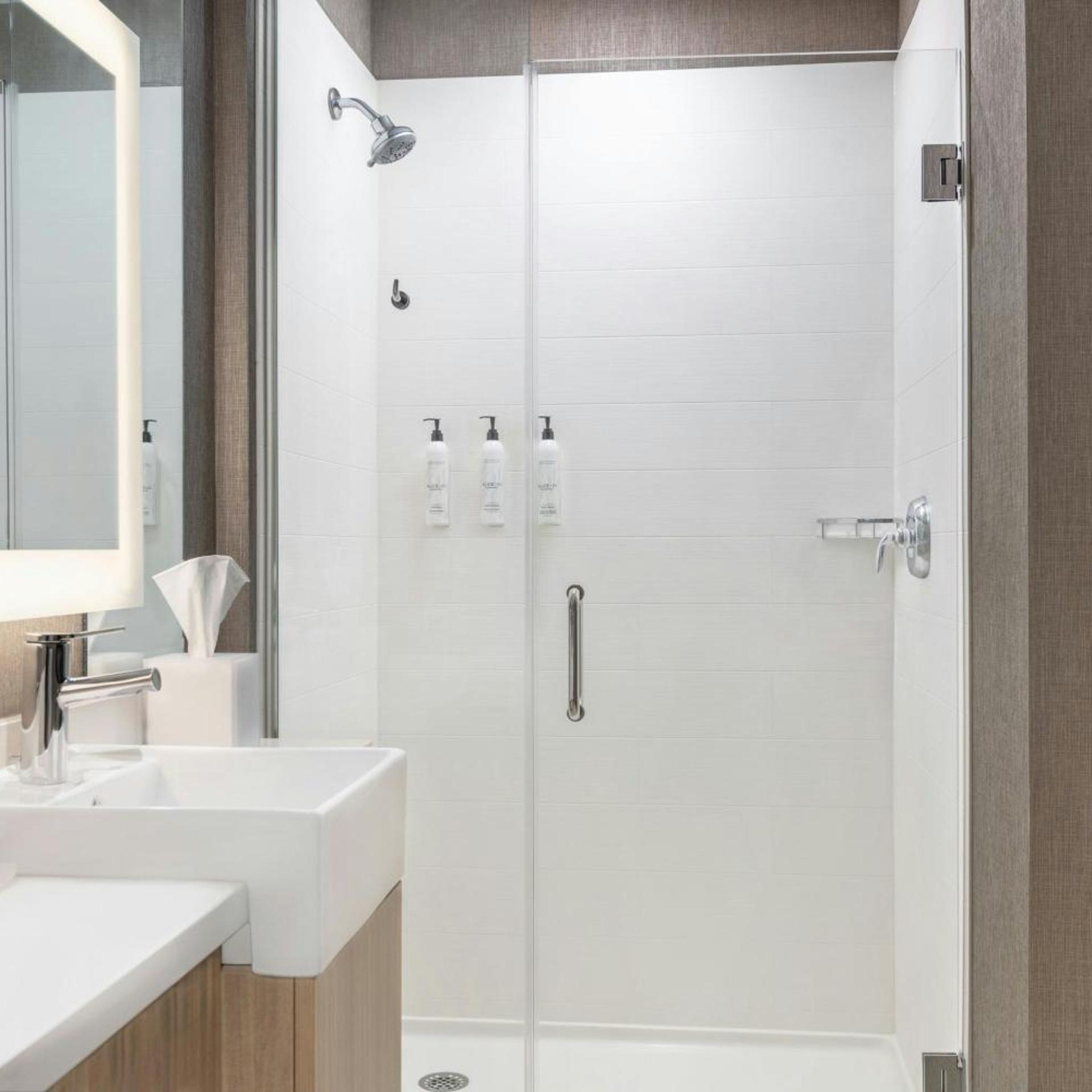 جناح بسرير كينج مع سرير سحّاب إضافي مع أريكة، SpringHill Suites by Marriott Holland 3/5