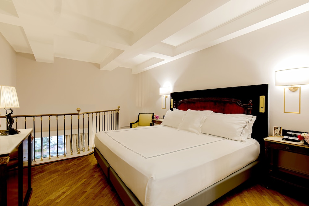 DUPLEX, SUITE