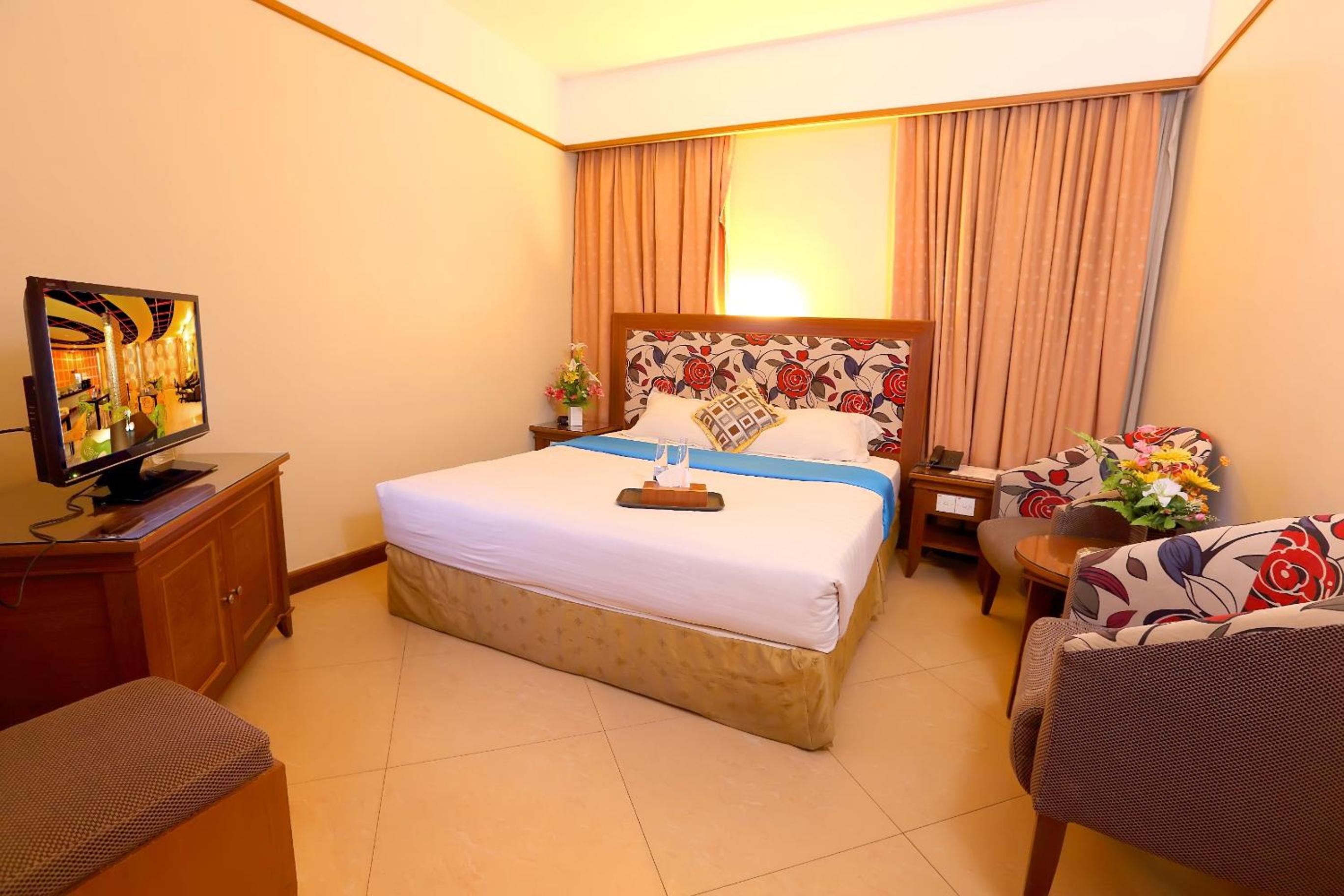 HOTEL MAXIMILLIAN 14/55