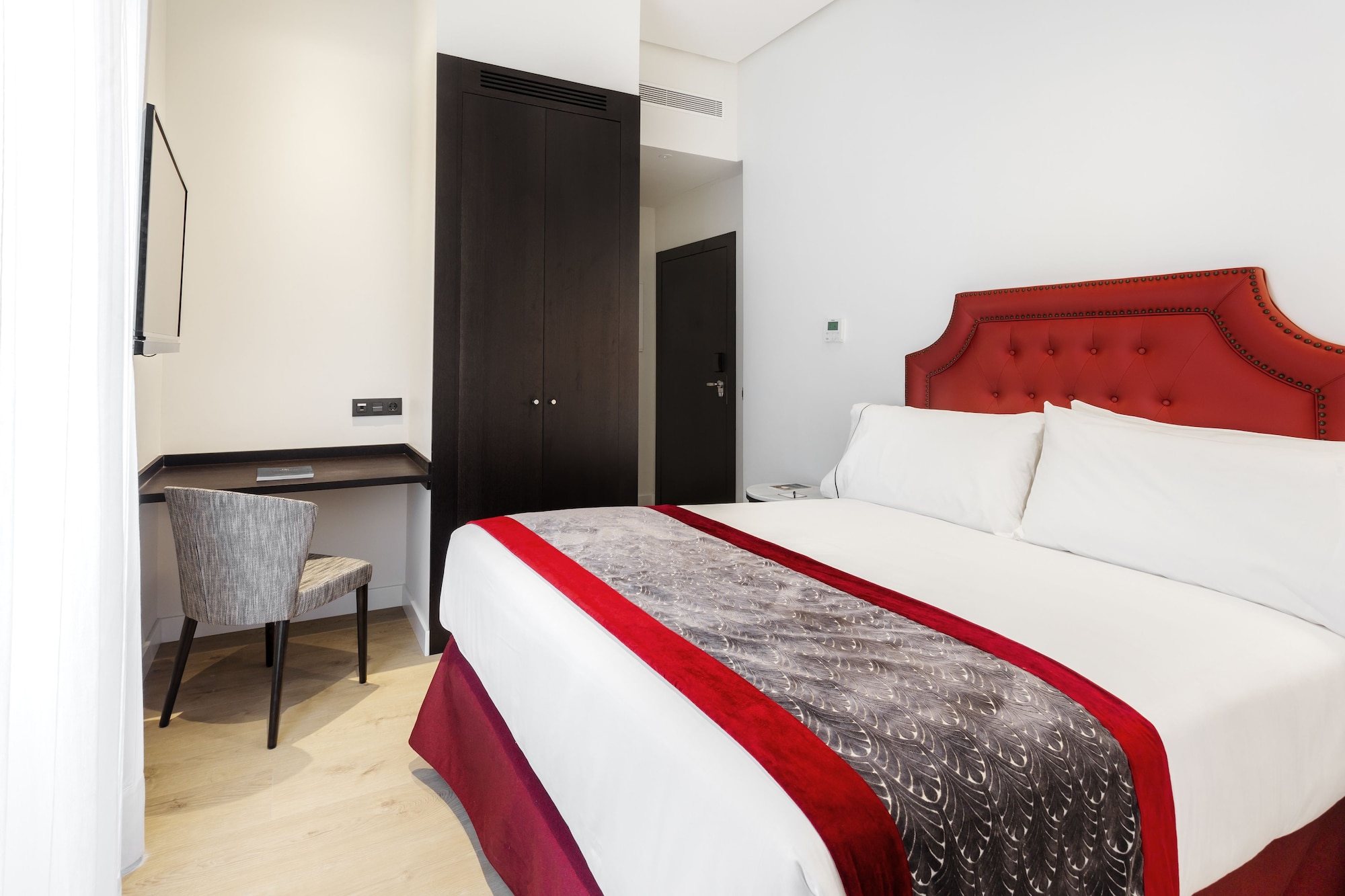 STANDARD, DOUBLE BED