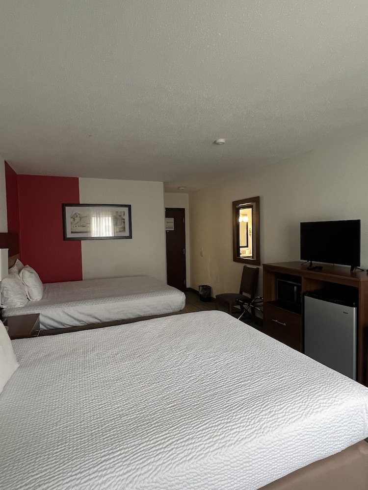 Ramada by Wyndham Effingham 11/41