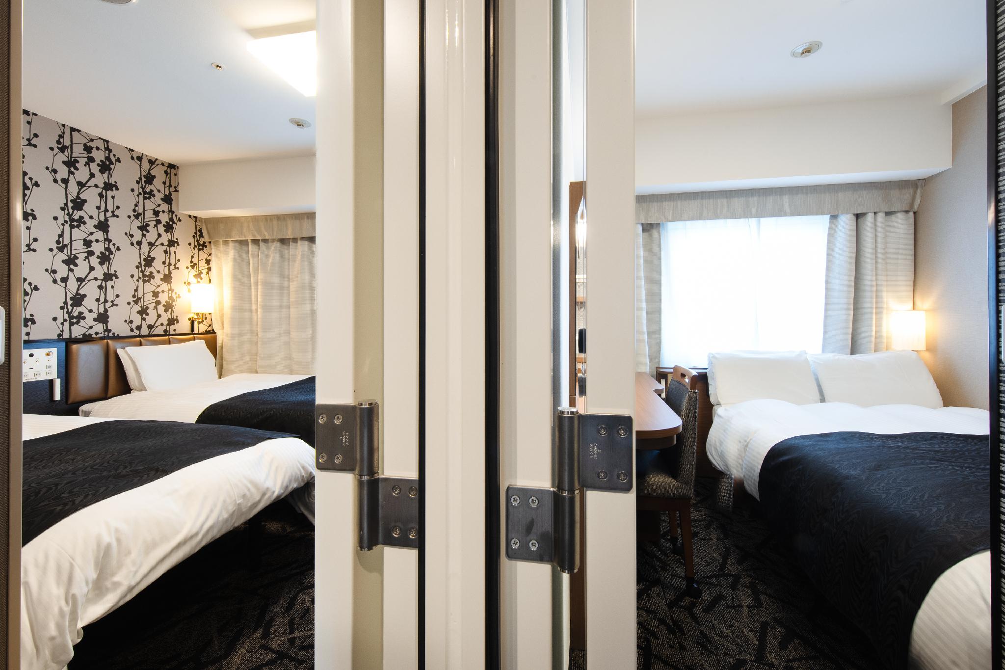 Semi Room, Connecting, Twin Beds, 3 Beds