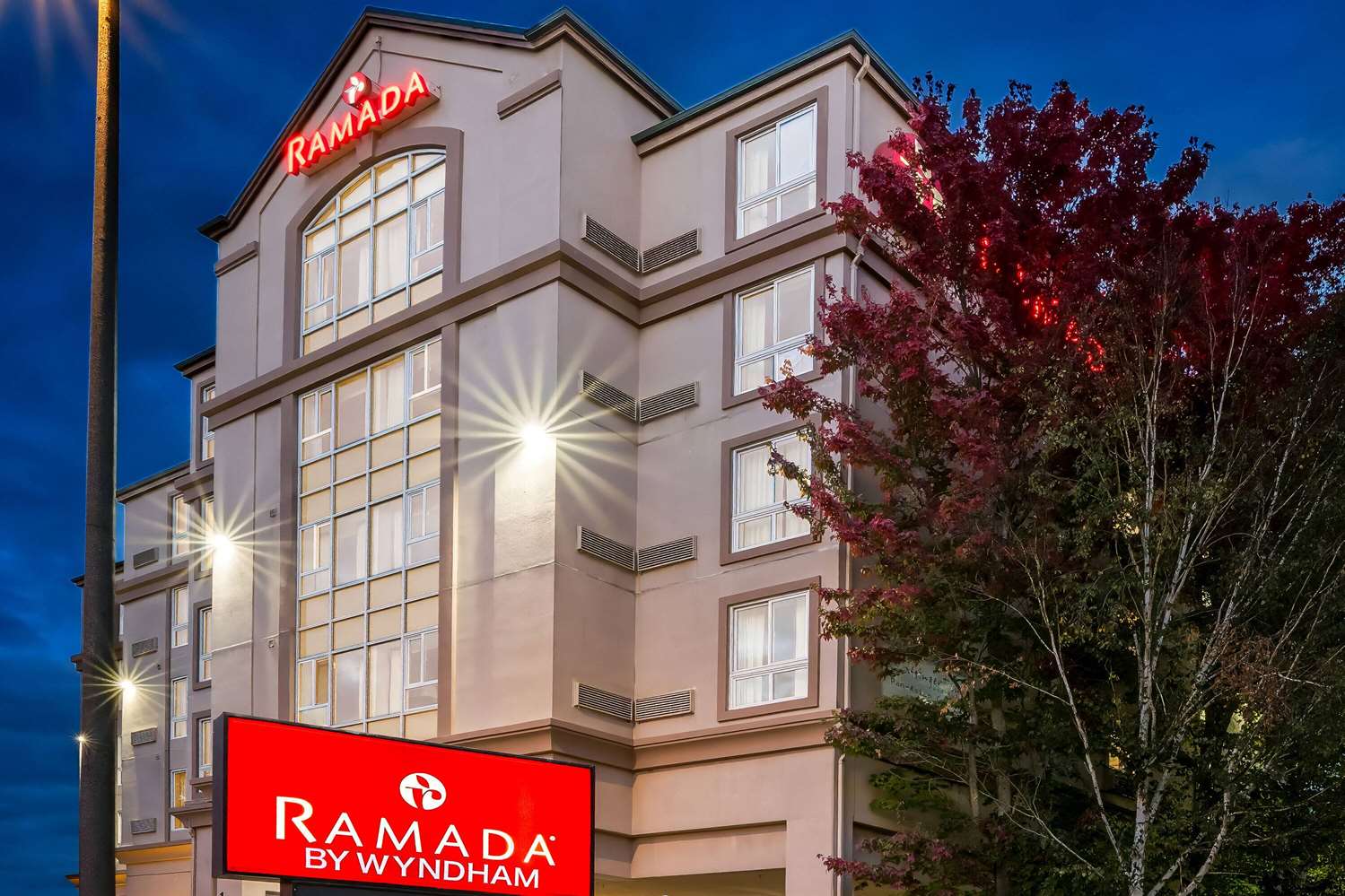 Ramada By Wyndham Seatac Airport 4/35