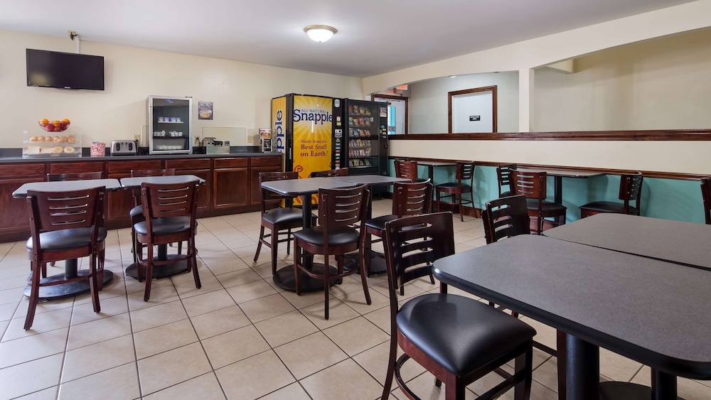 SureStay Hotel by Best Western Greenville 38/43