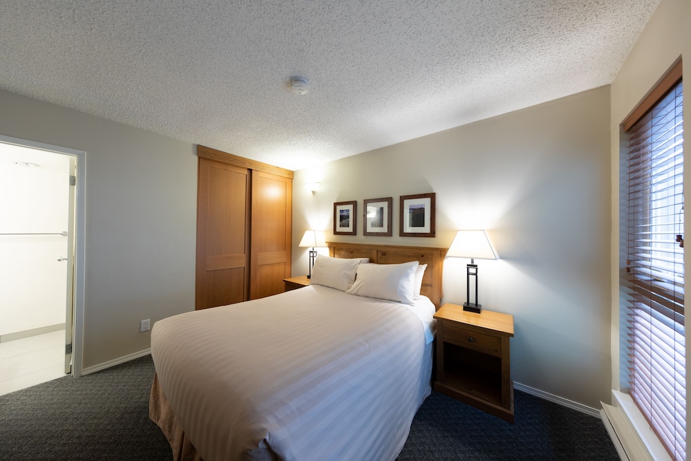 Tantalus Resort Lodge 23/55