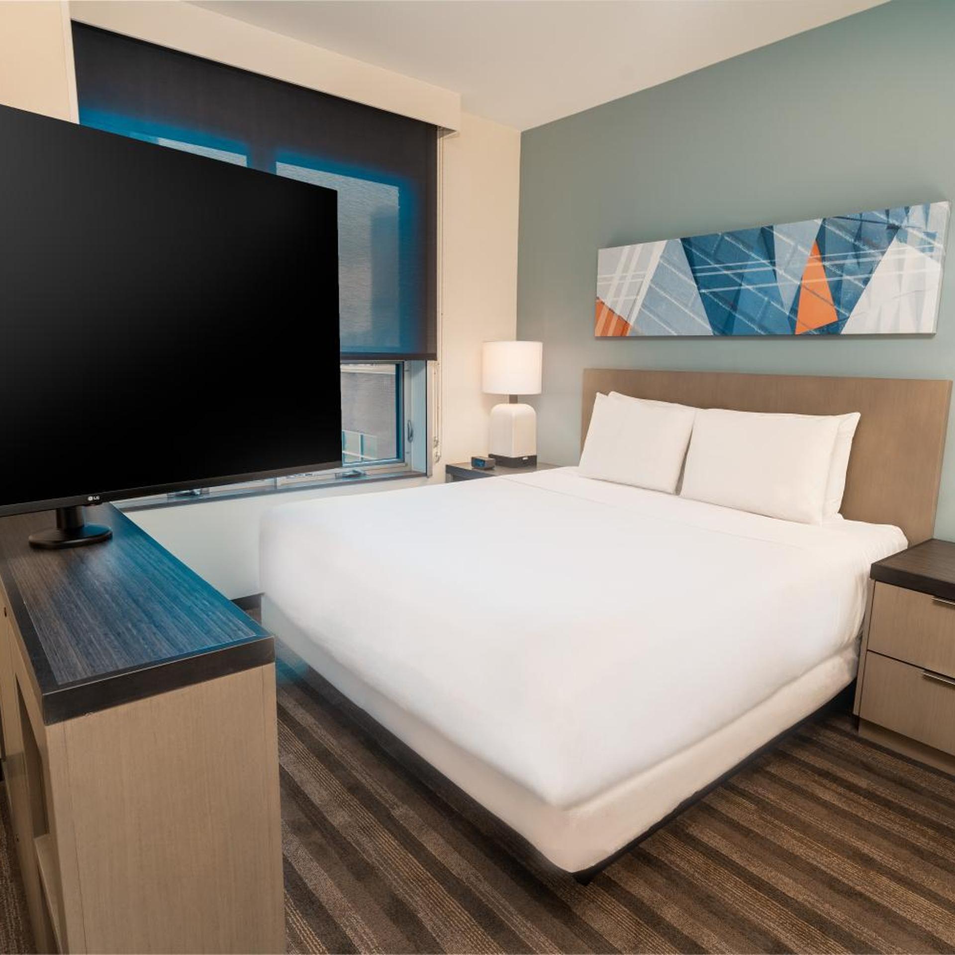 Studio, Suite, King Bed, Sofa, Kitchen, Accessible