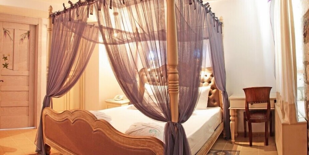 Igdeli Han Suit Otel Alacati 13/50