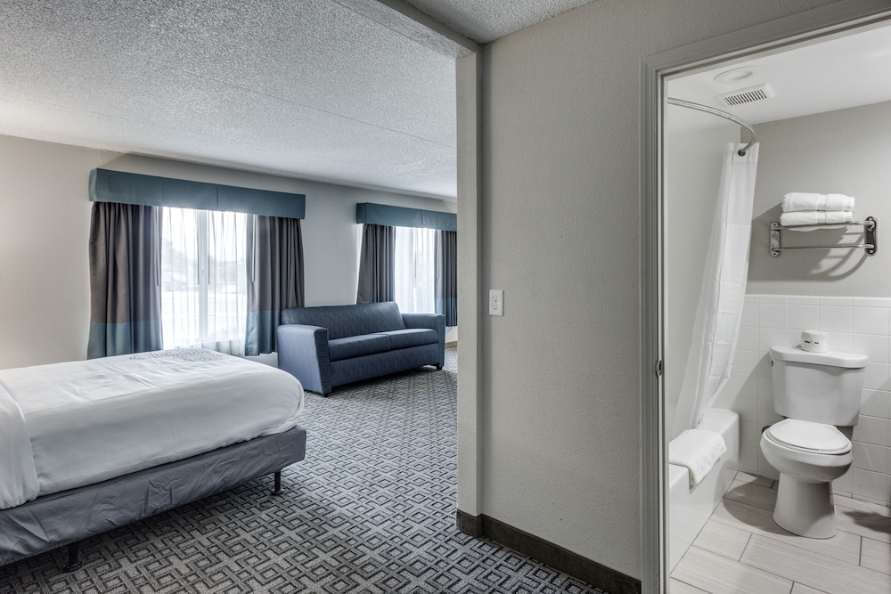 Days Inn & Suites by Wyndham Spokane 15/23