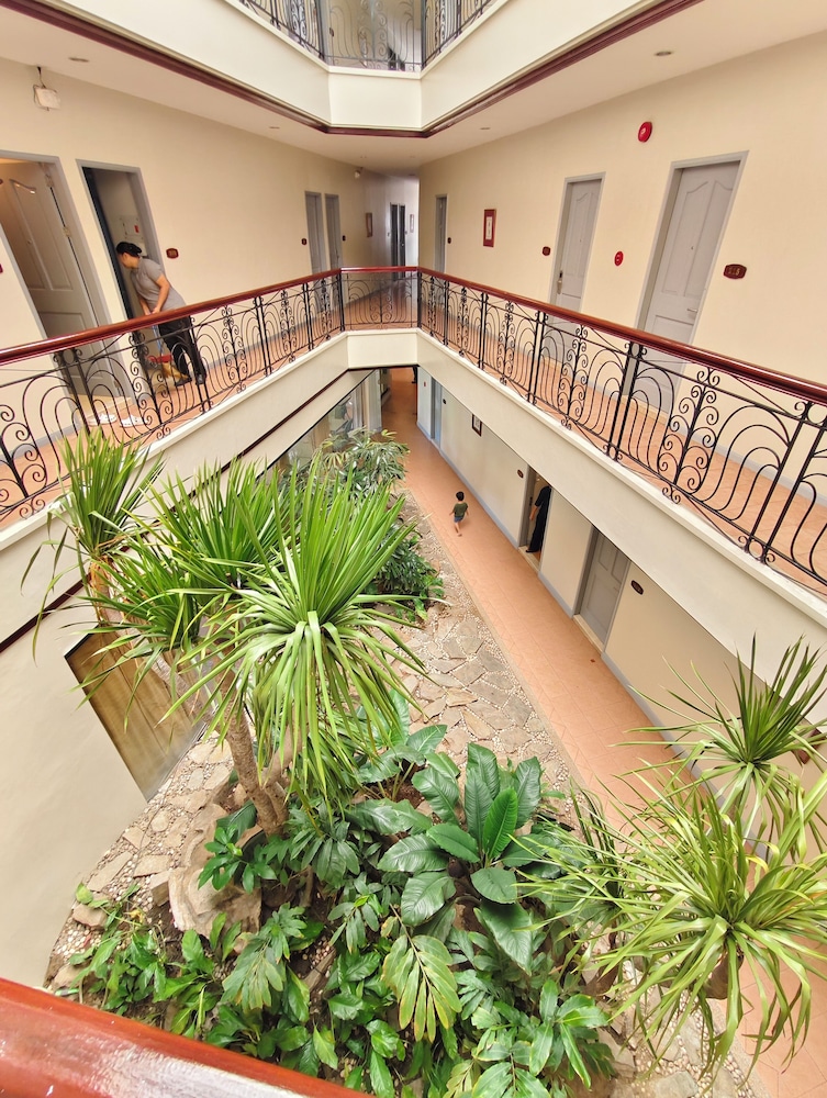 Casa Leticia Business Inn 4/57
