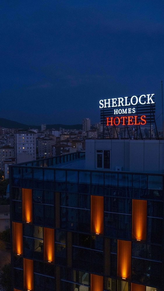 Sherlock Homes Hotels 1/46