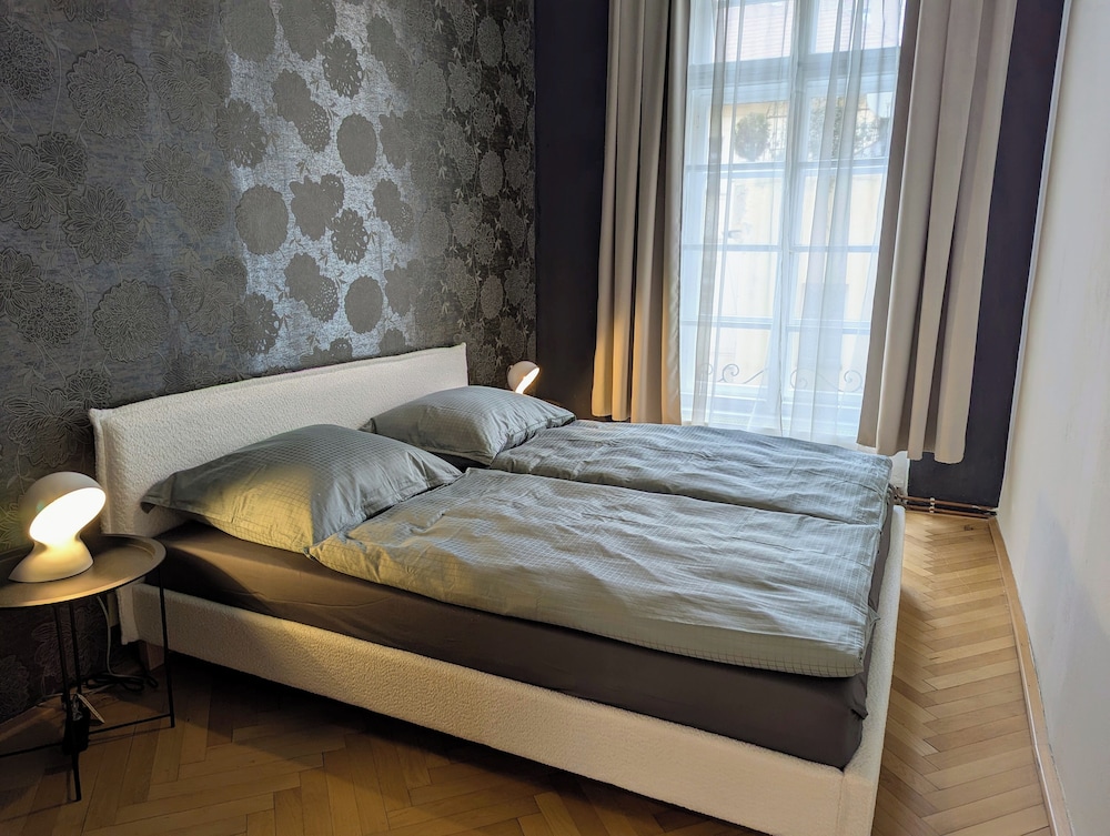 Apartments Tynska 7 8/50