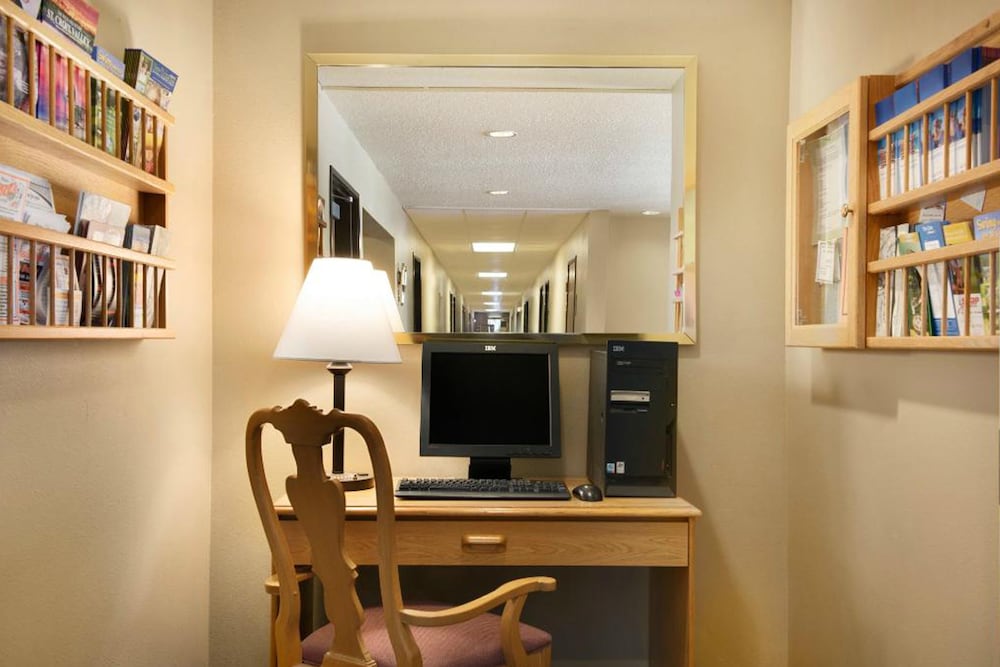 Asteria Inn and Suites 28/31