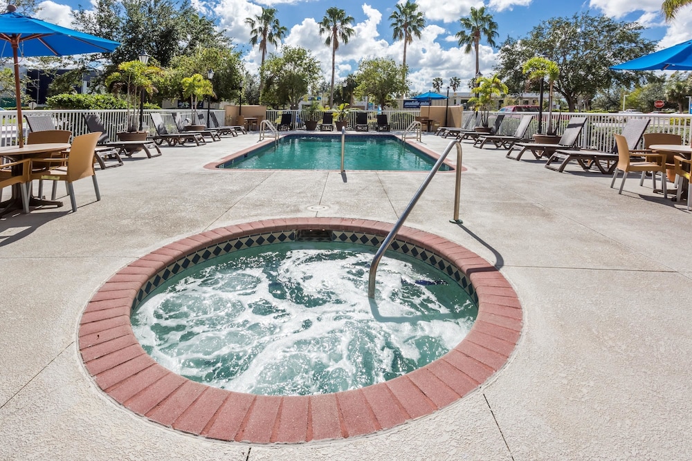 Baymont by Wyndham Fort Myers Airport 6/41