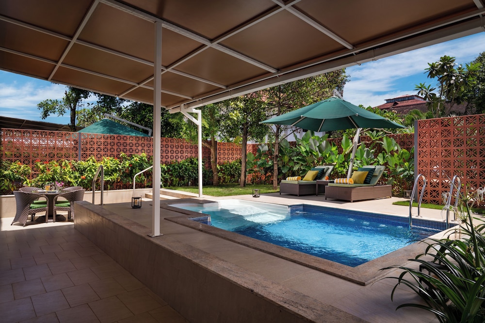 LUXURY SUITE WITH PLUNGE POOL