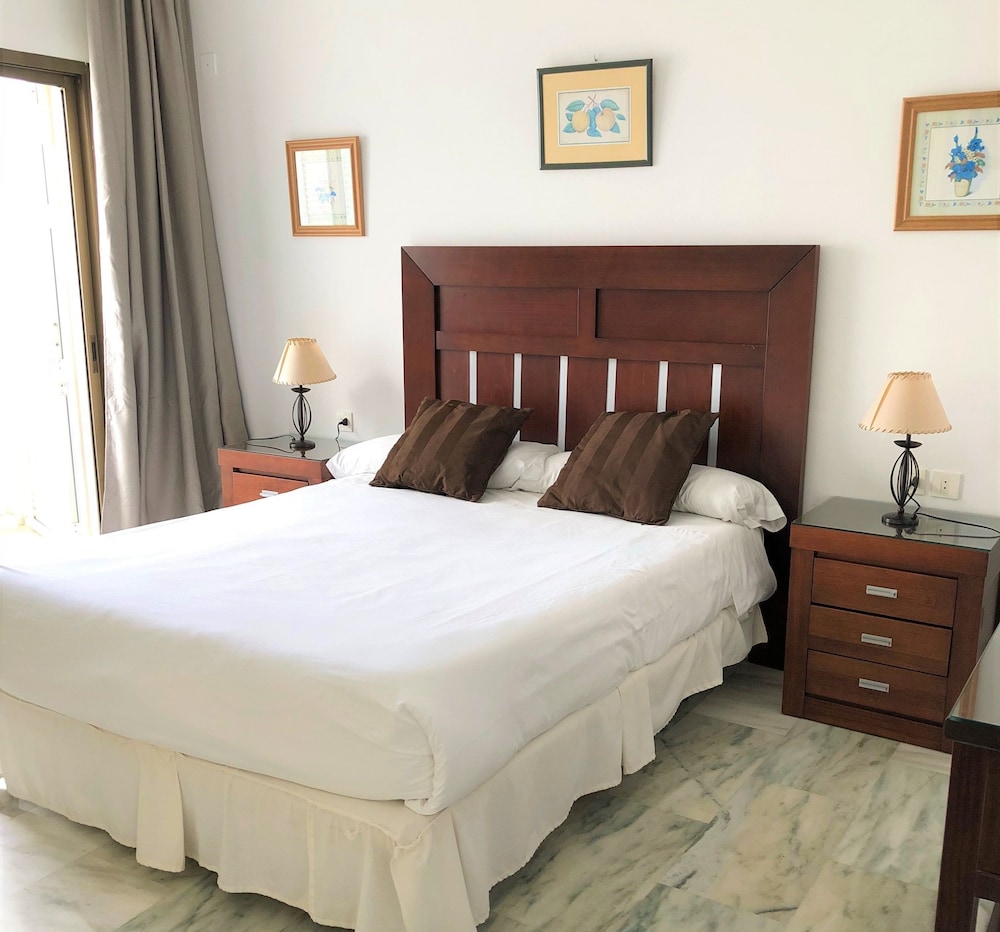 Coral Beach Aparthotel 10/77