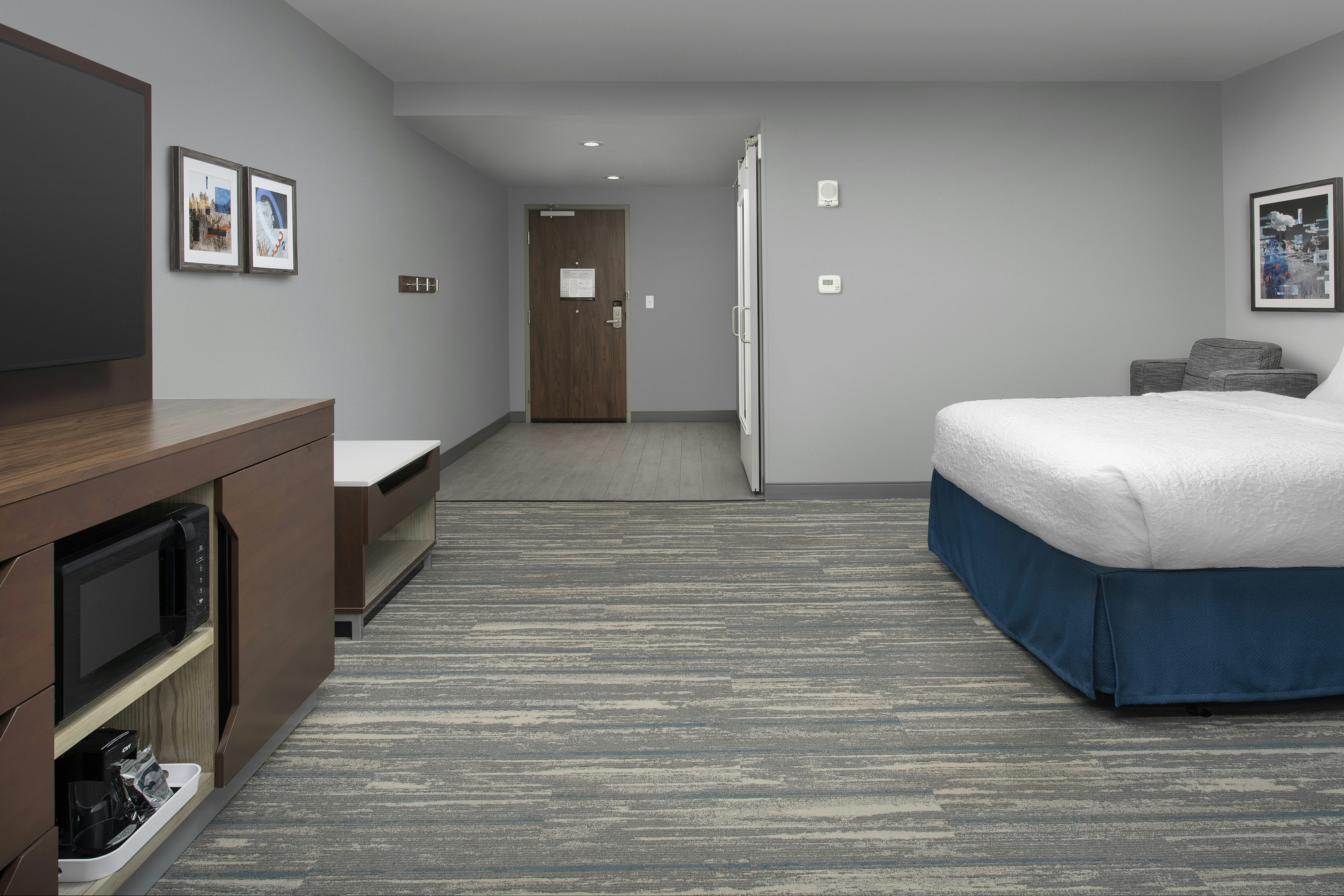 room, 2 queen beds, accessible