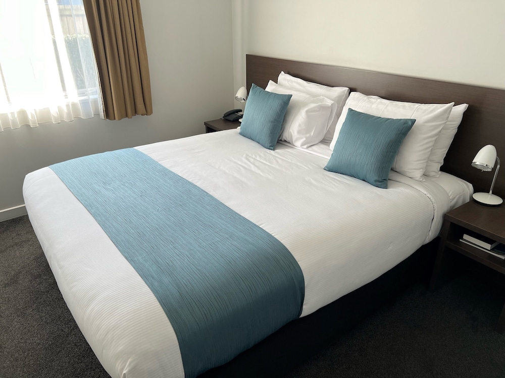 2 BEDROOMS, EXECUTIVE, APARTMENT
