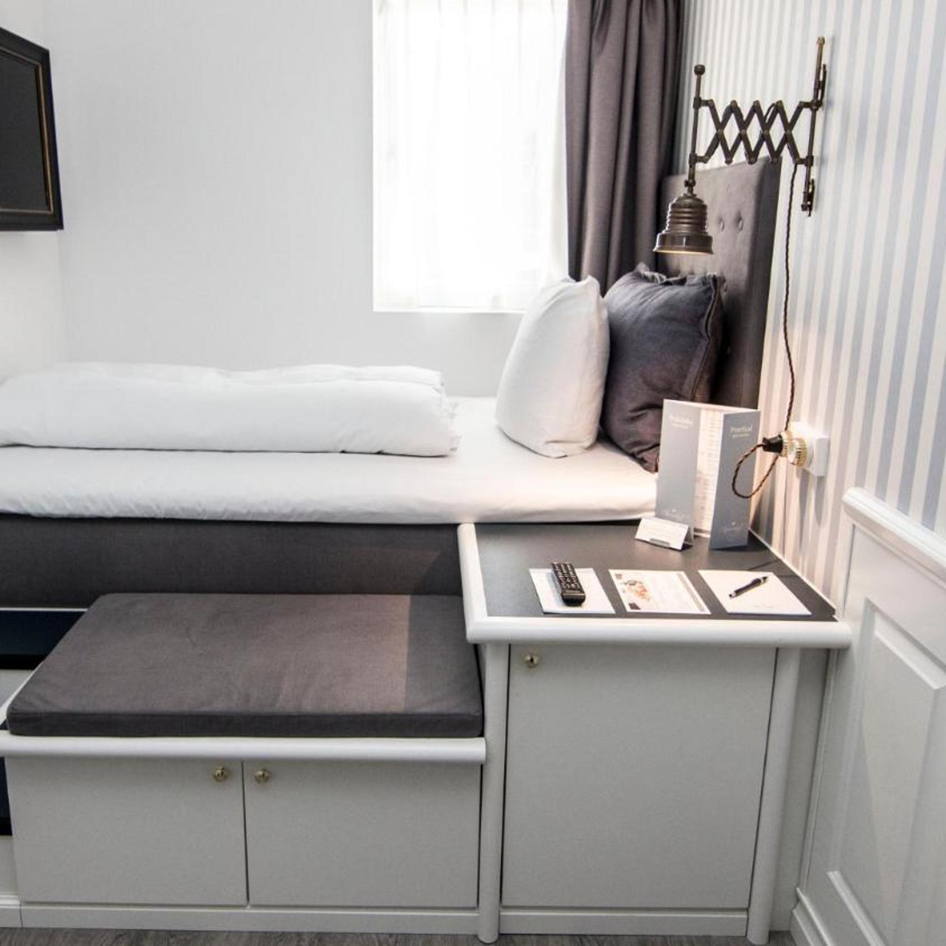 Room at Marienlyst Strandhotel, HELSINGOER