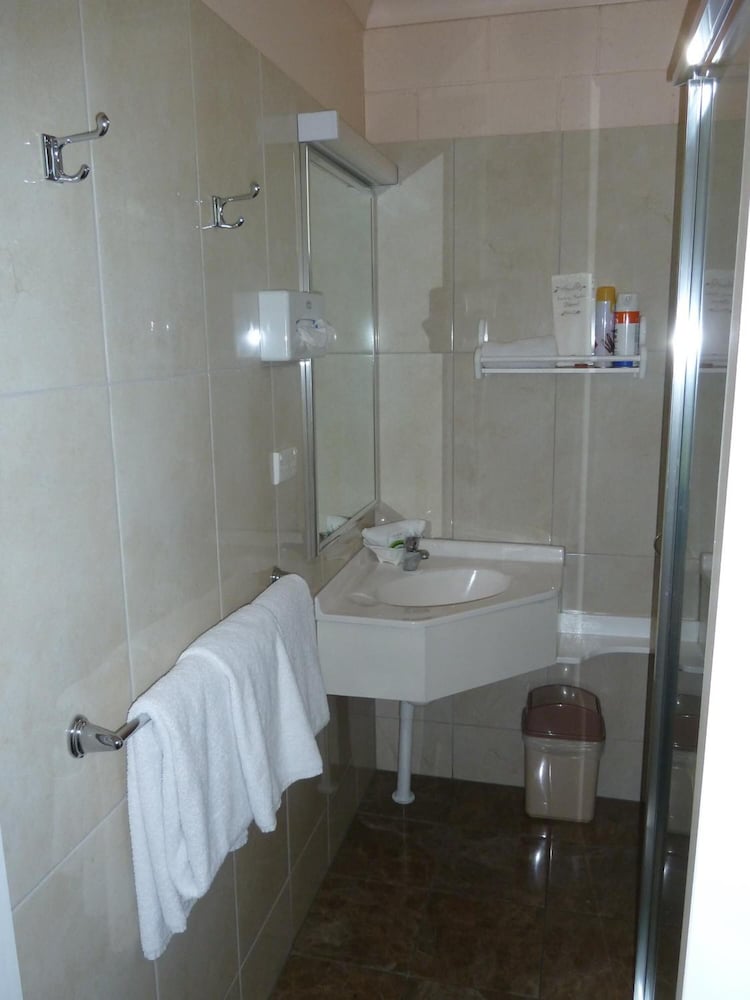 Mandalay Motel 20/33