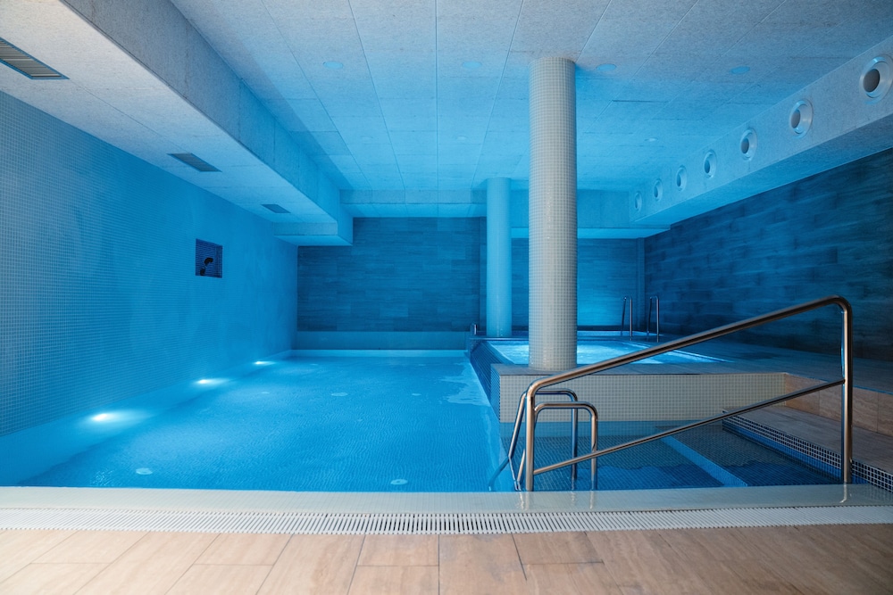 swimming pool spa