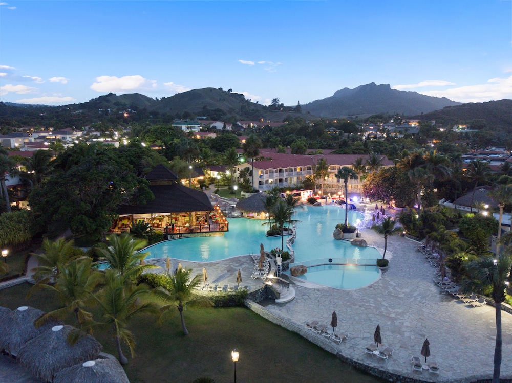 Lifestyle Tropical Beach Resort & Spa 35/40