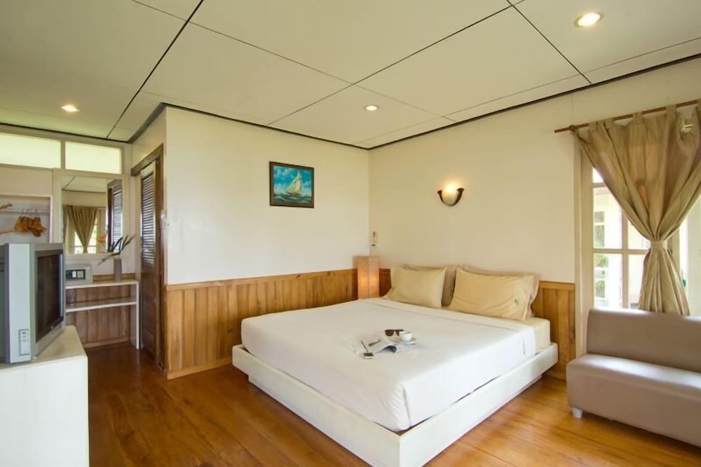 MAKATHANEE RESORT 15/63