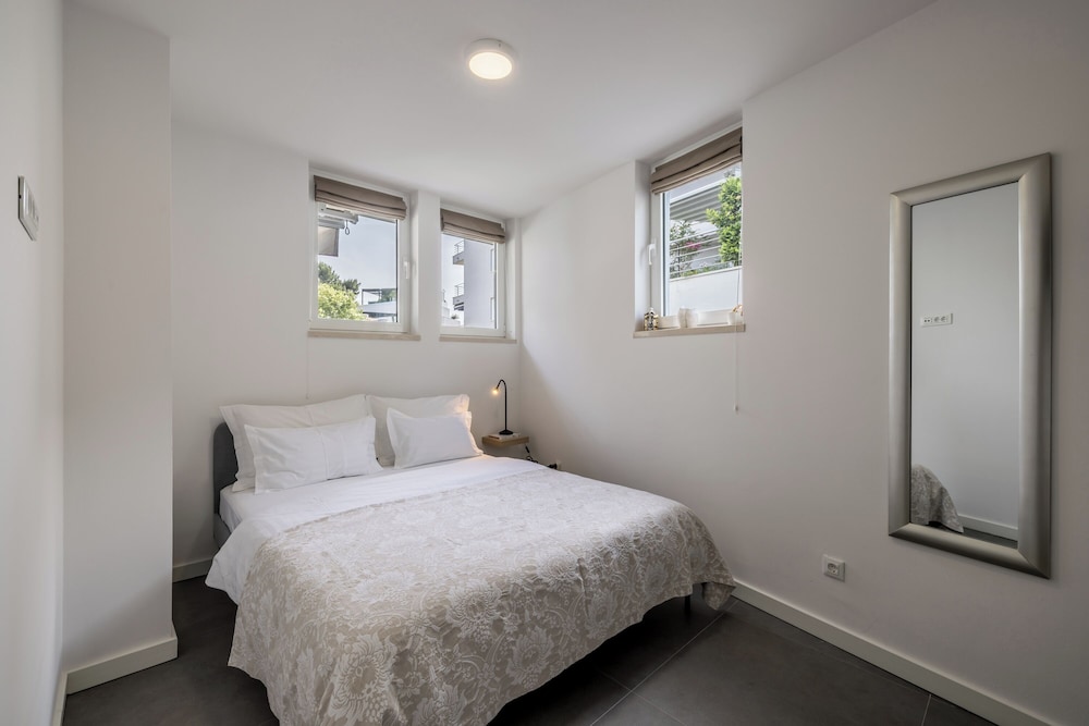 2 BEDROOMS, APARTMENT, 2 QUEEN BEDS, GARDEN VIEW