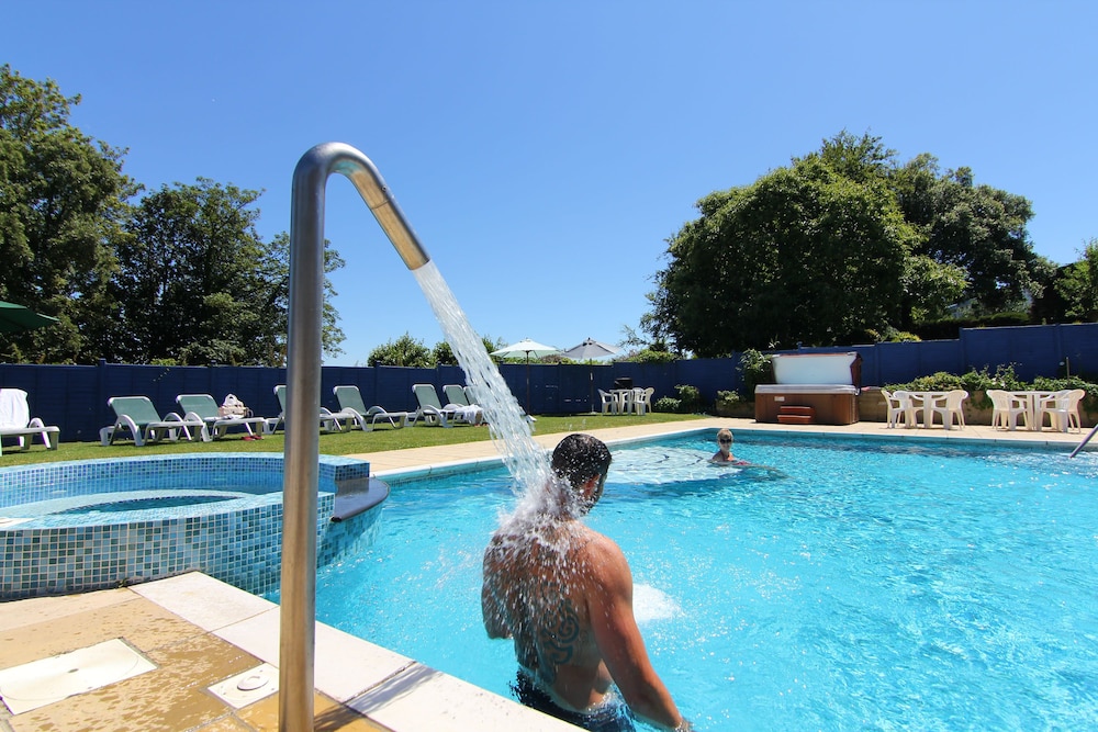 Luccombe Manor Country House Hotel 87/96