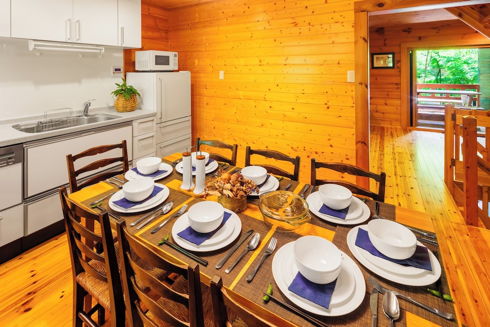 Phoenix Chalets 38/50