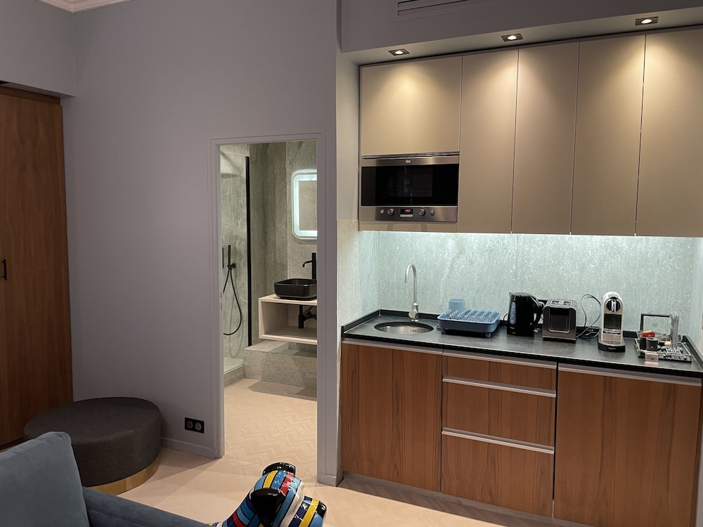 Hotel 33 Marbeuf 50/50
