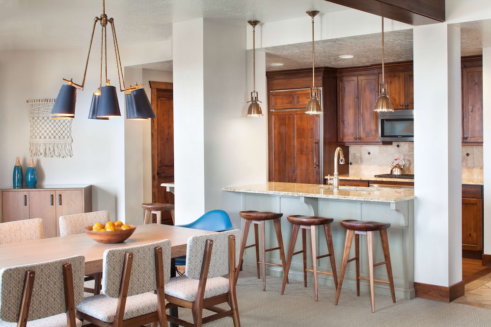 Hyatt at the Canyons by Park City Vacations 74/85