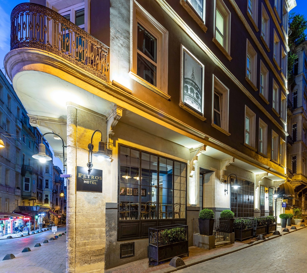 Petros Hotel 45/50