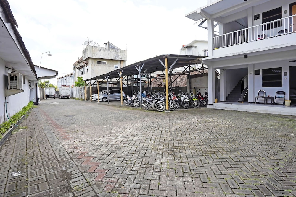 OYO 91710 Hotel Anugerah 13/18