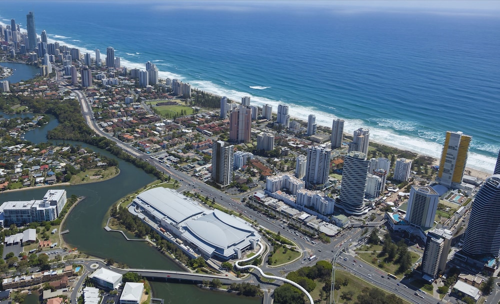 Synergy Broadbeach 13/52