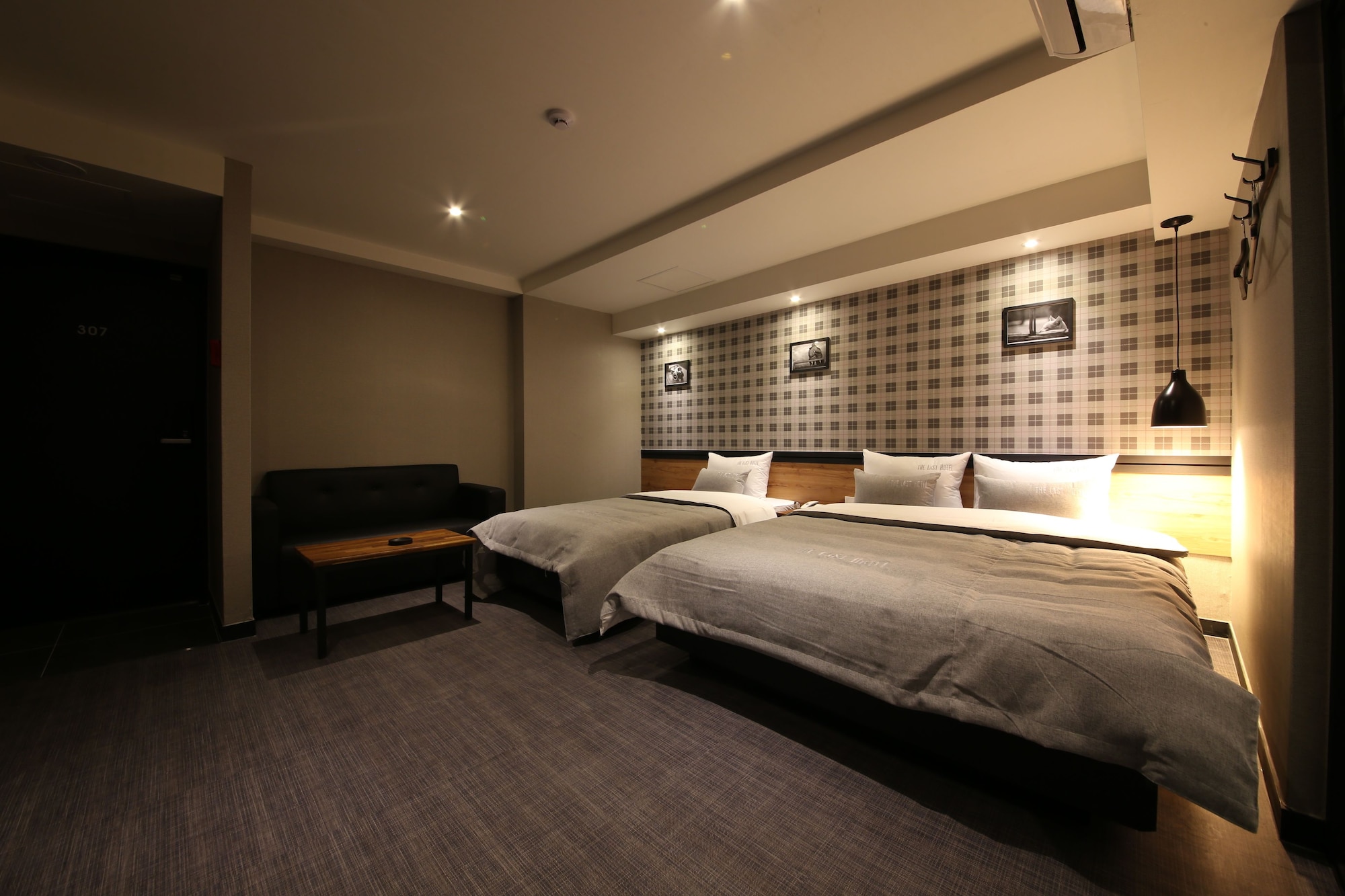 DELUXE, TWIN BEDS